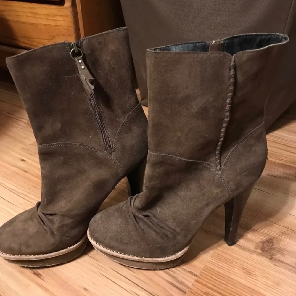 Ugg boots brown suede high heel bootie boots
